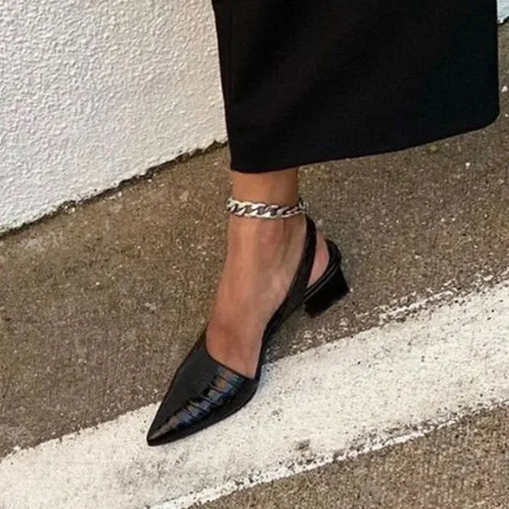 Puntige slingback pumps met blokhak - Vivienne