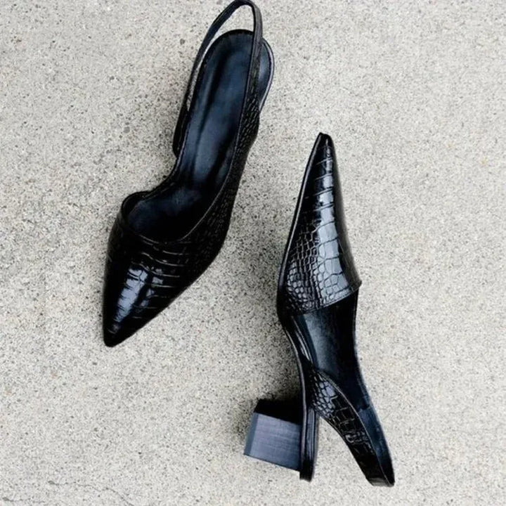 Puntige slingback pumps met blokhak - Vivienne